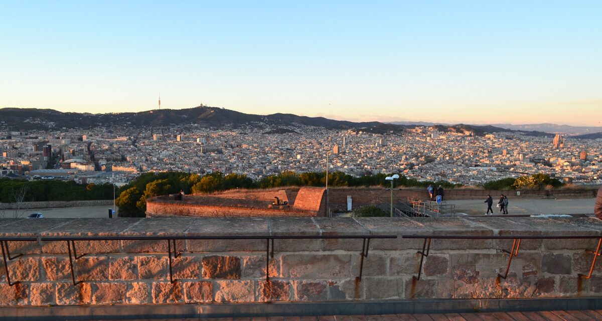 Vista de Barcelona desde el castillo de Montjuïc, capital de una de las provincias de Cataluña