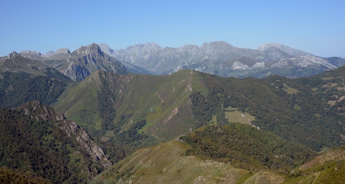 Paisaje de montaña en Asturias, una de las comunidades autónomas de España