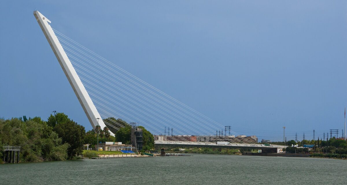 Puente del Alamillo sobre el Guadalquivir en Sevilla